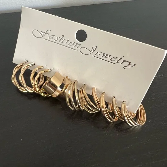 Jewelry Set Gold Bundle: 4 Necklaces, 2 Bracelets, 9 Rings and 12 Earrings - Picture 8 of 15